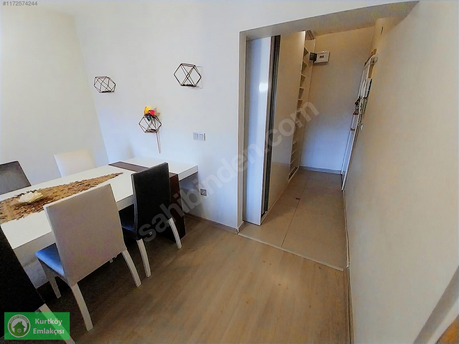 İçerenköy'de Bostancı Köprüsüne Yakın Eşyalı Kiralık 2+1 Daire