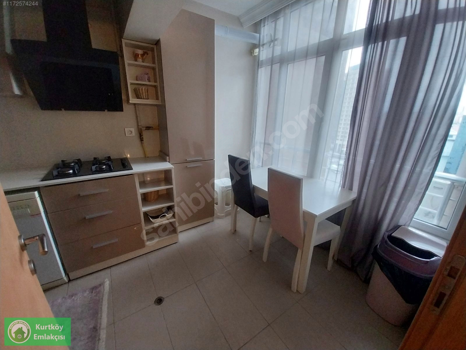 İçerenköy'de Bostancı Köprüsüne Yakın Eşyalı Kiralık 2+1 Daire