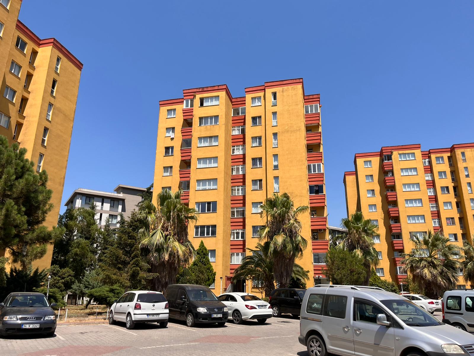 İstanbul Pendik Karabük Sitesinde Satılık 3+1 Daire