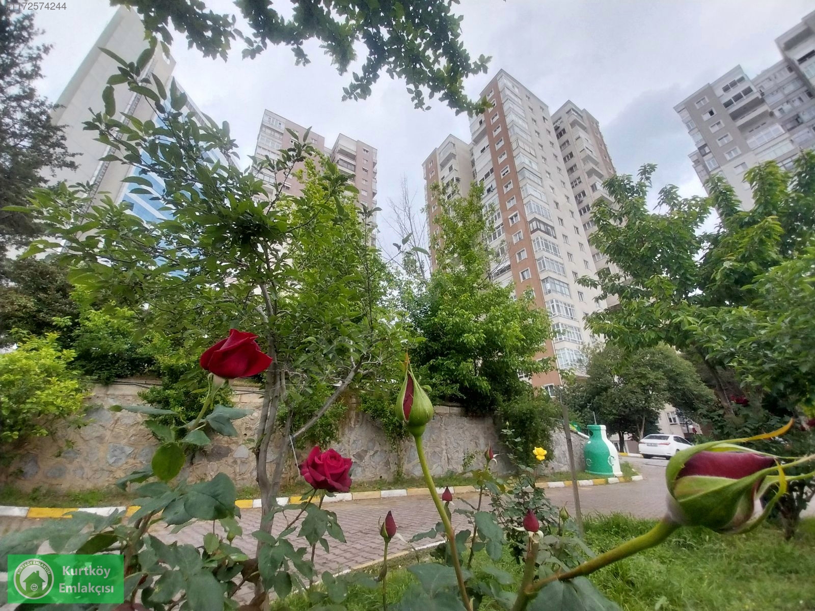 İçerenköy'de Bostancı Köprüsüne Yakın Eşyalı Kiralık 2+1 Daire