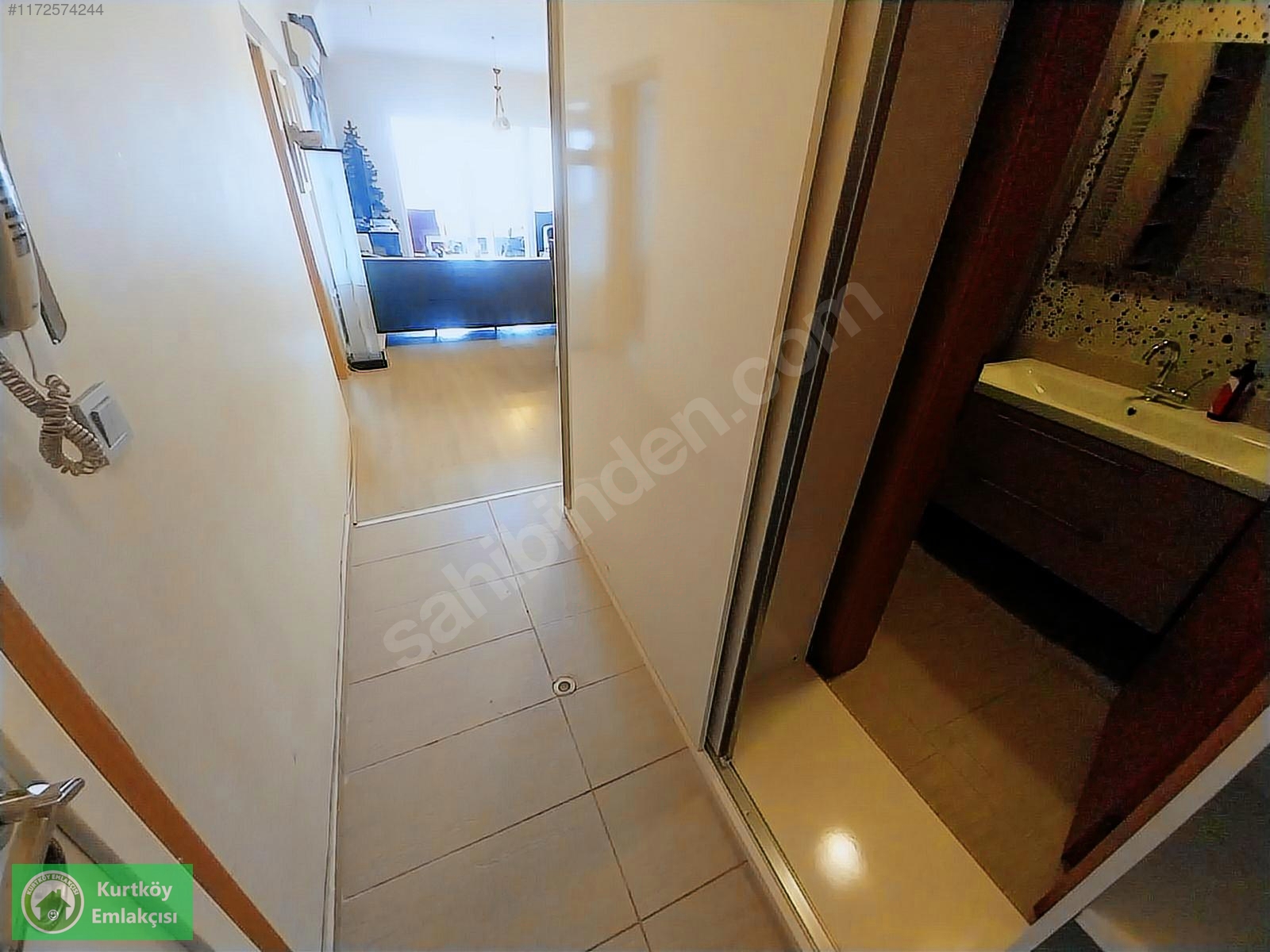 İçerenköy'de Bostancı Köprüsüne Yakın Eşyalı Kiralık 2+1 Daire