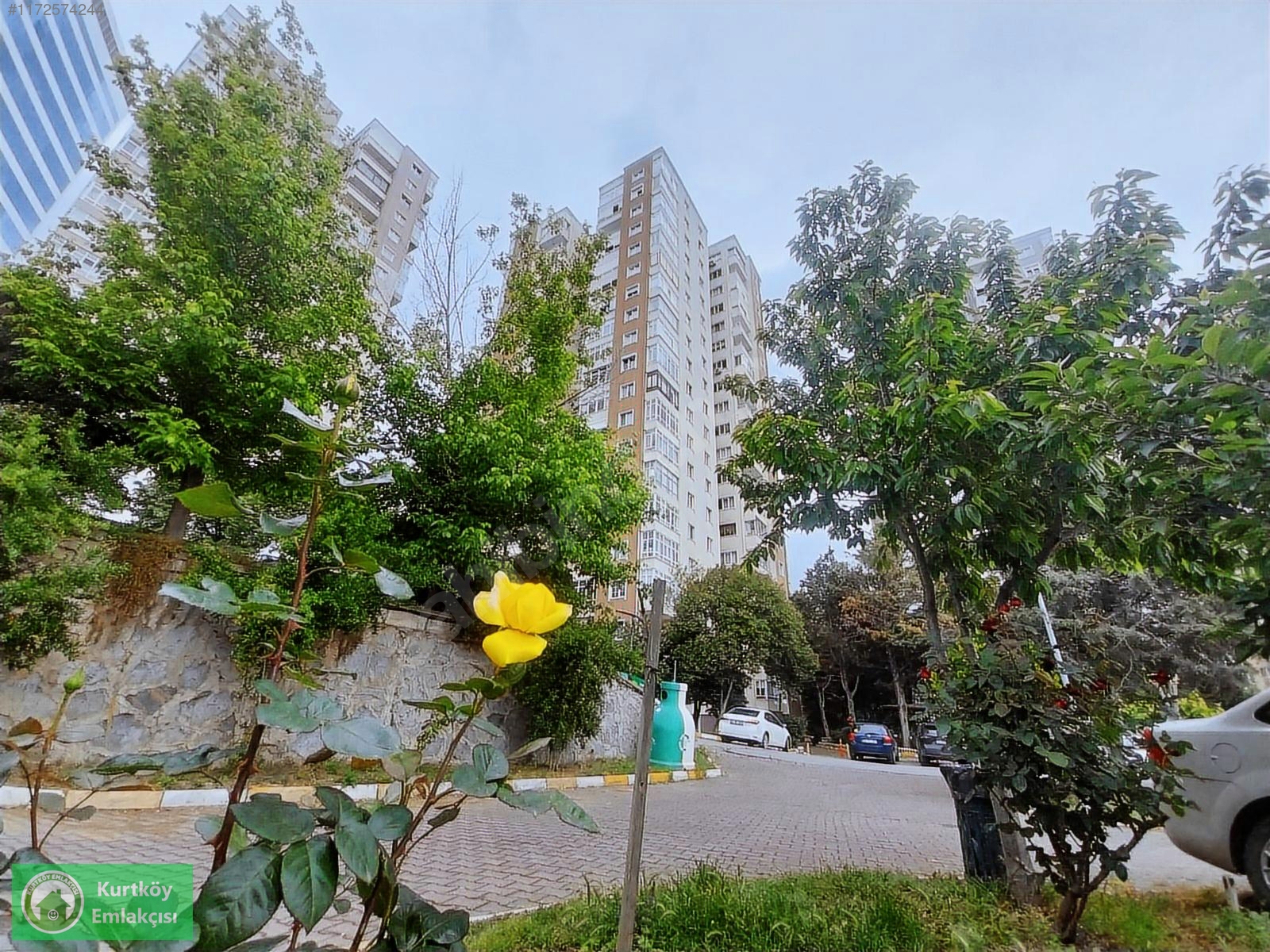 İçerenköy'de Bostancı Köprüsüne Yakın Eşyalı Kiralık 2+1 Daire
