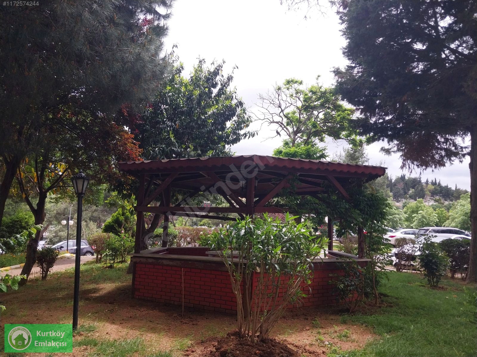 İçerenköy'de Bostancı Köprüsüne Yakın Eşyalı Kiralık 2+1 Daire