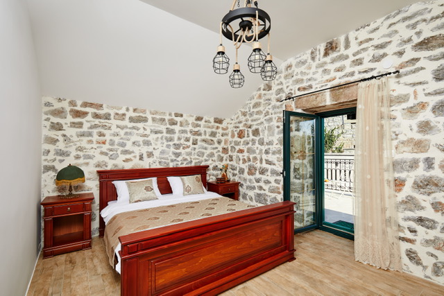 380.000 EURO Montenegro 2+1 Stone Villa with swimming pool in Tivat 