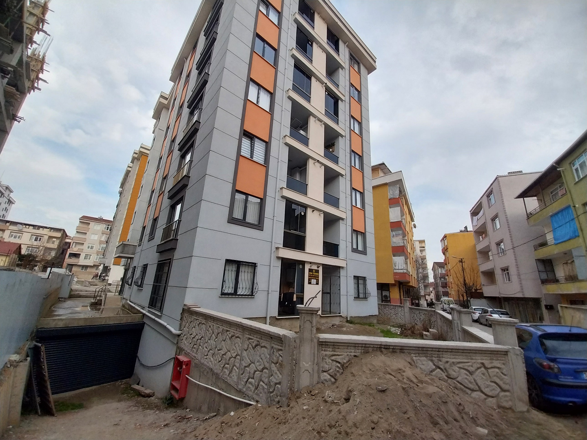 2+1 Corner Flat For Sale In Istanbul Pendik Çamçeşme Neighborhood